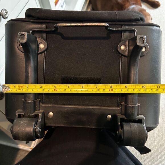 Georgio Armani combo backpack and carryon with wheels - Picture 11 of 16